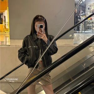 Meet your Posher, Sandro